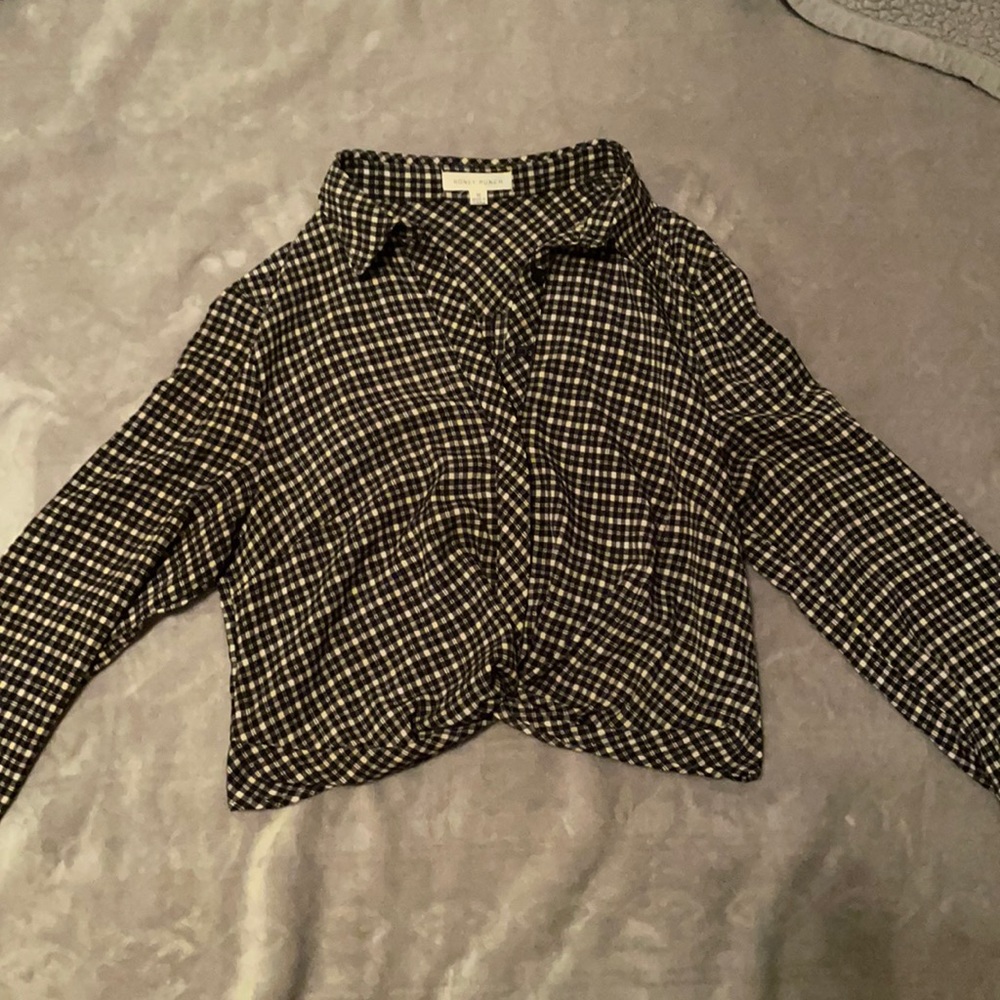 long sleeve black and white shirt